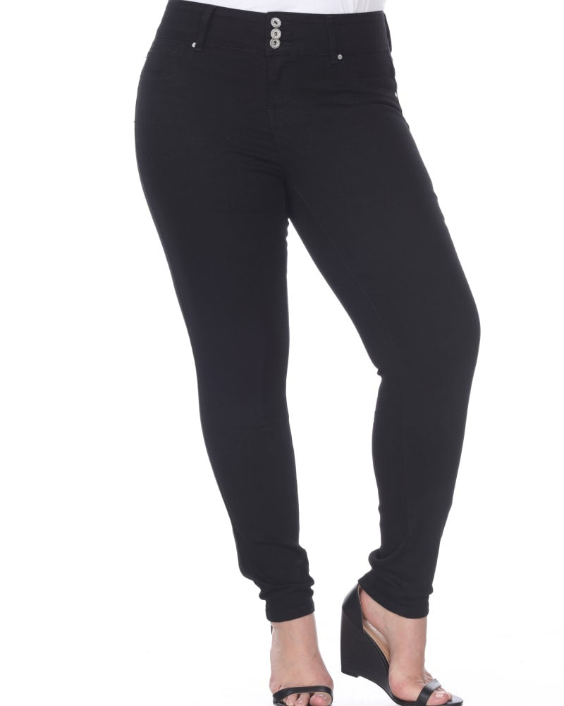 Front of a model wearing a size 14 Super Stretch Denim in Black by White Mark. | dia_product_style_image_id:247023